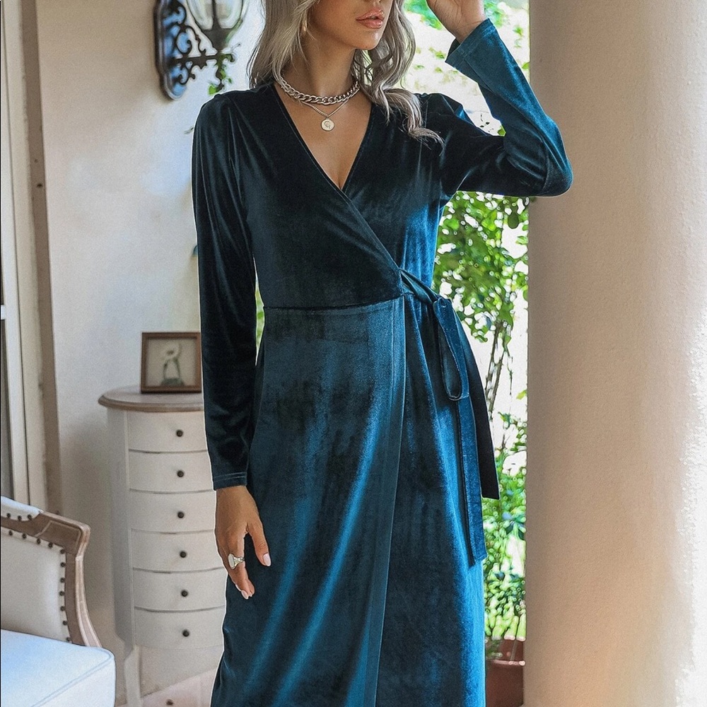 Velvet wrap dress long sleeves blue